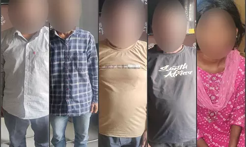 Jammu पुलिस ने शादी धोखाधड़ी गिरोह का भंडाफोड़ किया, दुल्हन समेत छह गिरफ्तार Jammu पुलिस ने शादी धोखाधड़ी गिरोह का भंडाफोड़ किया, दुल्हन समेत छह गिरफ्तार