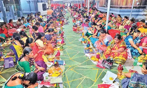 Andhra : पवन कल्याण ने 14 हज़ार लोगों को साड़ियाँ भेजीं Andhra : पवन कल्याण ने 14 हज़ार लोगों को साड़ियाँ भेजीं