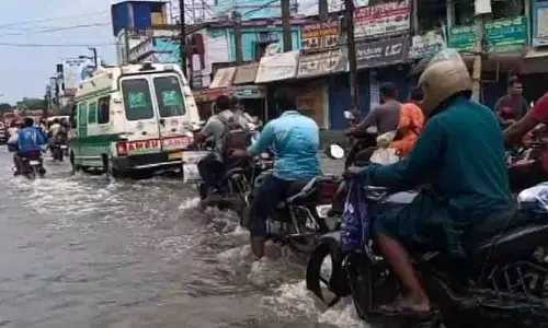 Balasore: भारी बारिश से अफरा-तफरी, नुआसाही में सड़कें जलमग्न