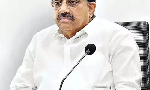 इस महीने के अंत तक 37,877 मीट्रिक टन यूरिया: मंत्री थुम्मला इस महीने के अंत तक 37,877 मीट्रिक टन यूरिया: मंत्री थुम्मला