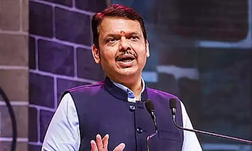 महिला सहकारी समितियों का जल्द ही पंजीकरण होगा और उन्हें सरकारी ठेके दिए जाएंगे: Fadnavis महिला सहकारी समितियों का जल्द ही पंजीकरण होगा और उन्हें सरकारी ठेके दिए जाएंगे: Fadnavis