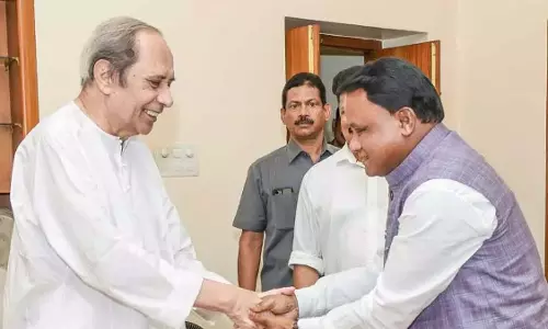 Majhi ने नवीन से मुलाकात की, स्वास्थ्य के बारे में जानकारी ली Majhi ने नवीन से मुलाकात की, स्वास्थ्य के बारे में जानकारी ली