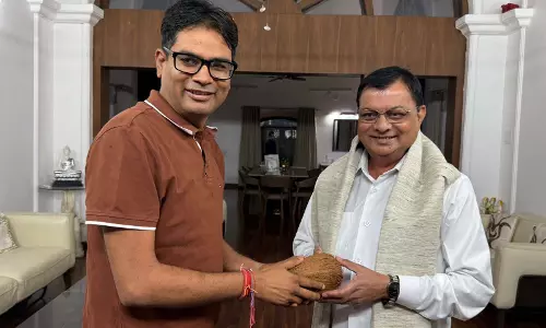 वित्त मंत्री ओपी चौधरी से मिले कैबिनेट मंत्री लखन लाल देवांगन