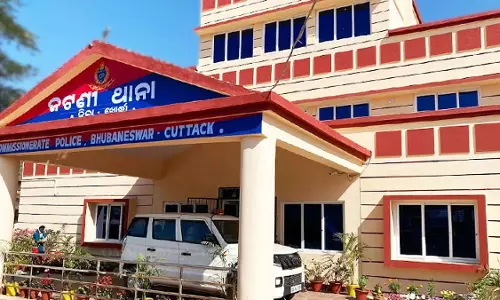 Jatani में एक व्यक्ति ने पत्नी के प्रेमी पर बेरहमी से हमला किया, पीड़ित की हालत गंभीर