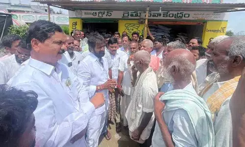 Srinivas Goud ने महंगे उर्वरकों पर कार्रवाई की मांग की Srinivas Goud ने महंगे उर्वरकों पर कार्रवाई की मांग की