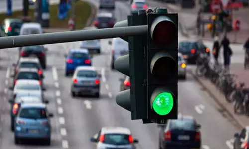 Gurugram: 8 ग्रीन जोन के साथ गुरुग्राम में होगी रेड लाइट फ्री ट्रैफिक व्यवस्था Gurugram: 8 ग्रीन जोन के साथ गुरुग्राम में होगी रेड लाइट फ्री ट्रैफिक व्यवस्था