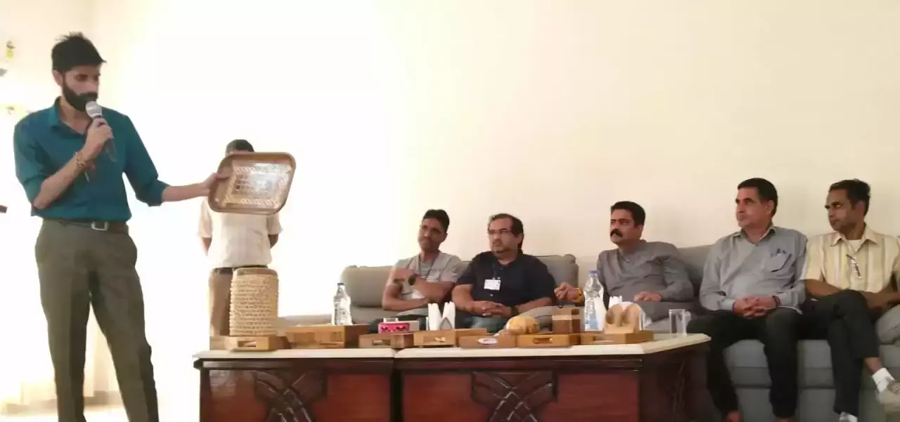 Mandi: सरकार किसानों के आर्थिक हितों के प्रति प्रतिबद्ध: चंद्रशेखर