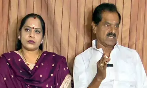 AP शराब घोटाले पर पूर्व उपमुख्यमंत्री की सनसनीखेज टिप्पणी AP शराब घोटाले पर पूर्व उपमुख्यमंत्री की सनसनीखेज टिप्पणी