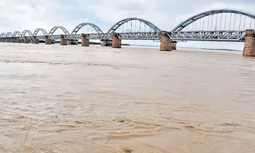 Dowleswaram बैराज पर दूसरी बार बाढ़ की चेतावनी