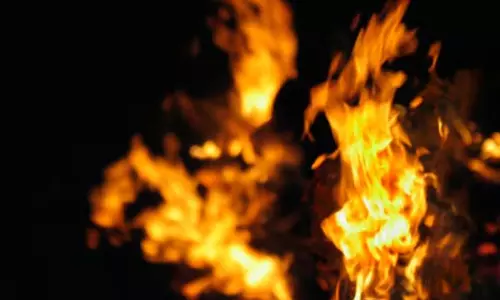 Anandapur स्थित एक फैक्ट्री में भीषण आग लग गई।