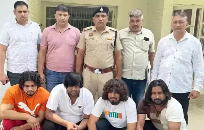 Sonipat: पुलिस ने 5 आरोपियों को हथियार के साथ पकड़ा