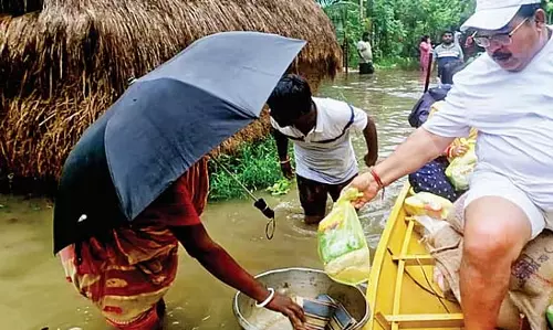 Bangaon, गायघाटा में बाढ़, नगर पालिका ने राहत कार्य शुरू किया
