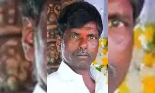 कर्ज से परेशान किसान ने फांसी लगाकर की आत्महत्या कर्ज से परेशान किसान ने फांसी लगाकर की आत्महत्या