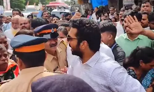 शहरी स्कूल निजी फाउंडेशन को सौंपने के विरोध में कांग्रेस का प्रदर्शन, पुलिस ने किया लाठीचार्ज शहरी स्कूल निजी फाउंडेशन को सौंपने के विरोध में कांग्रेस का प्रदर्शन, पुलिस ने किया लाठीचार्ज