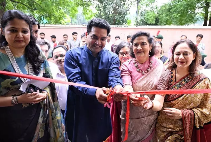 मंत्री कपिल मिश्रा ने एसजीटीबी खालसा कॉलेज में रोजगार मेले का उद्घाटन किया मंत्री कपिल मिश्रा ने एसजीटीबी खालसा कॉलेज में रोजगार मेले का उद्घाटन किया