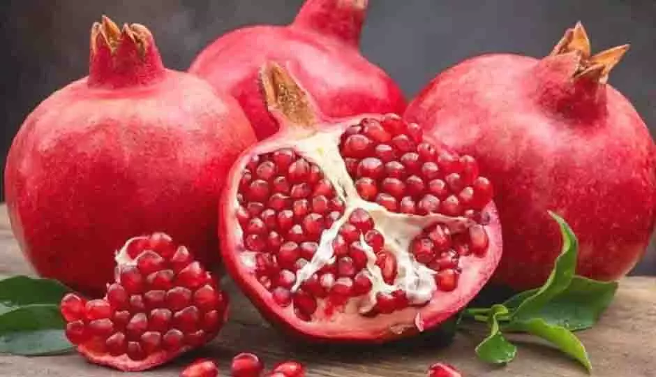 Pomegranate Benefits :त्वचा और बालों के लिए अनार के अद्भुत फायदे Pomegranate Benefits :त्वचा और बालों के लिए अनार के अद्भुत फायदे