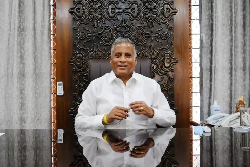 V Somanna ने तुमकुर विश्वविद्यालय का नाम बदलने का किया आग्रह V Somanna ने तुमकुर विश्वविद्यालय का नाम बदलने का किया आग्रह
