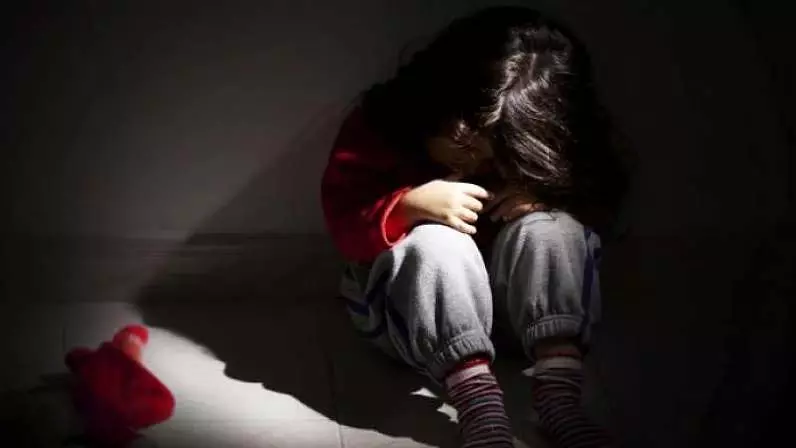 Bhopal में महिला का अश्लील वीडियो वायरल; पुलिस ने मामला दर्ज किया, जांच जारी Bhopal में महिला का अश्लील वीडियो वायरल; पुलिस ने मामला दर्ज किया, जांच जारी