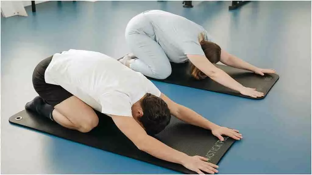 Yoga Tips: तनाव कम करने के लिए रोजाना करें ये योगासन Yoga Tips: तनाव कम करने के लिए रोजाना करें ये योगासन