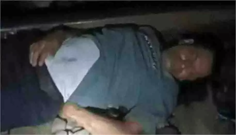 MP News:चलती ट्रेन से गिरा सेना का जवान MP News:चलती ट्रेन से गिरा सेना का जवान
