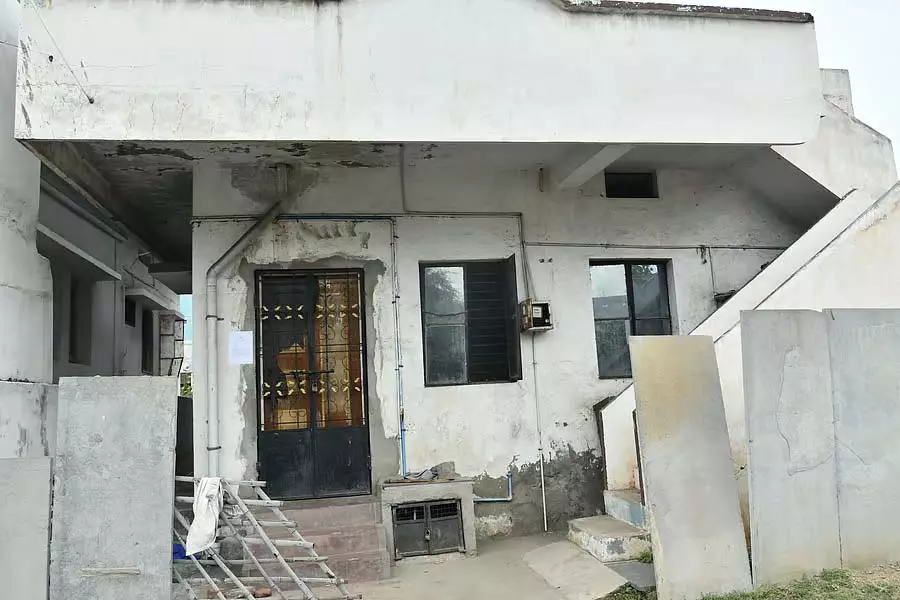 Bellary : बांदीहट्टी स्थित यूट्यूबर समीर के घर पर पुलिस ने नोटिस भेजा Bellary : बांदीहट्टी स्थित यूट्यूबर समीर के घर पर पुलिस ने नोटिस भेजा