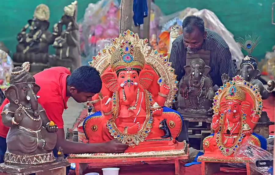 Ganesh festival : बेंगलुरु में सिन्दूर, धर्मस्थल की थीम Ganesh festival : बेंगलुरु में सिन्दूर, धर्मस्थल की थीम