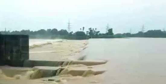 Balasore, भद्रक में बाढ़ जैसी स्थिति, सुवर्णरेखा, बैतरणी खतरे के निशान से ऊपर Balasore, भद्रक में बाढ़ जैसी स्थिति, सुवर्णरेखा, बैतरणी खतरे के निशान से ऊपर