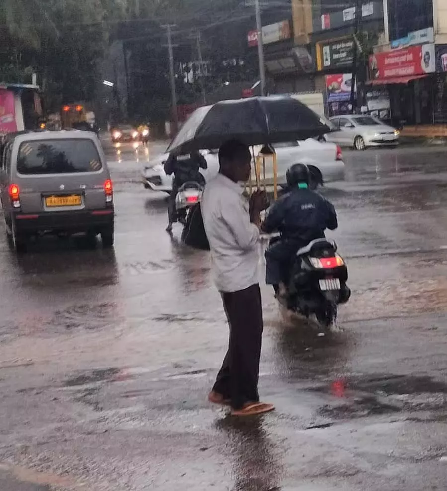 Kolar : गरज के साथ भारी बारिश Kolar : गरज के साथ भारी बारिश