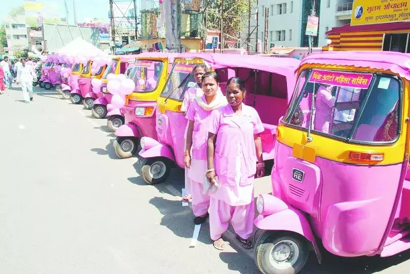 Assam: बोंगाईगांव की सड़कों पर गुलाबी ऑटो, महिलाओं के लिए सुरक्षित सफर Assam: बोंगाईगांव की सड़कों पर गुलाबी ऑटो, महिलाओं के लिए सुरक्षित सफर