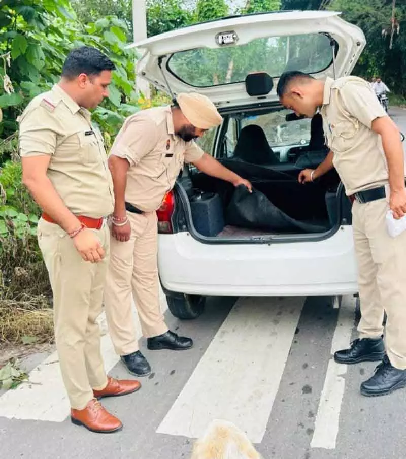 Yamunanagar में सार्वजनिक स्थान पर शराब पीने पर 25 लोग गिरफ्तार Yamunanagar में सार्वजनिक स्थान पर शराब पीने पर 25 लोग गिरफ्तार