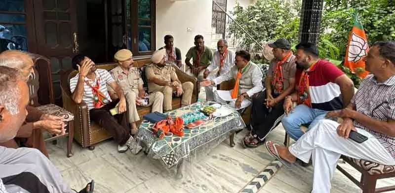 Jalandhar: पांच भाजपा नेता घर पर हिरासत में Jalandhar: पांच भाजपा नेता घर पर हिरासत में