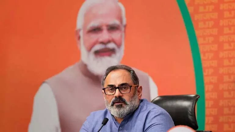 Sabarimala में अयप्पा से मुलाकात से पहले बीजेपी ने विजयन, स्टालिन से माफी की मांग की Sabarimala में अयप्पा से मुलाकात से पहले बीजेपी ने विजयन, स्टालिन से माफी की मांग की