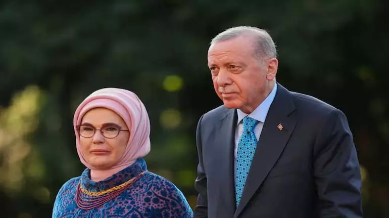 Turkish की प्रथम महिला ने मेलानिया ट्रम्प से गाजा के बच्चों के लिए आवाज उठाने का आग्रह किया Turkish की प्रथम महिला ने मेलानिया ट्रम्प से गाजा के बच्चों के लिए आवाज उठाने का आग्रह किया