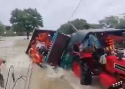 सवाई माधोपुर में वाहन पलटा, NDRF का रेस्क्यू ऑपरेशन सवाई माधोपुर में वाहन पलटा, NDRF का रेस्क्यू ऑपरेशन