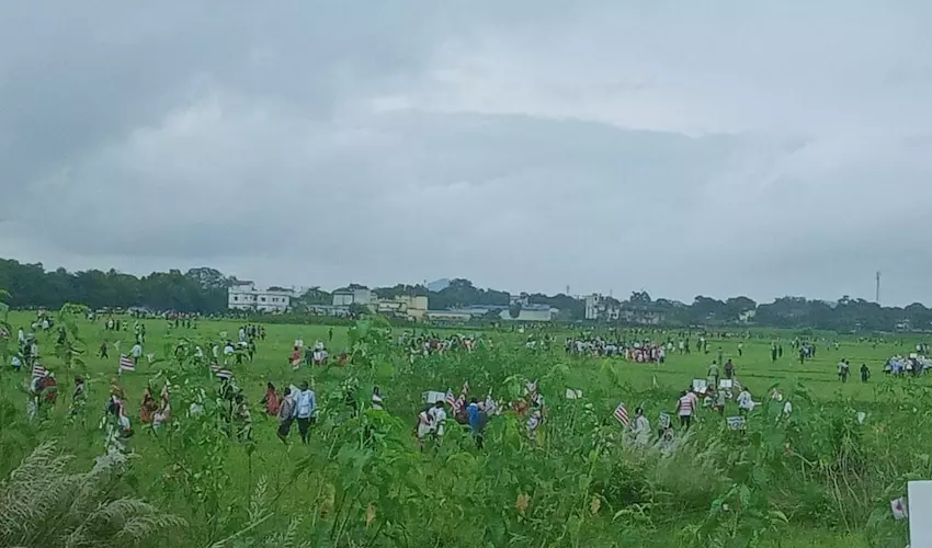 किसानों का प्रदर्शन बेकाबू, पुलिस ने लाठीचार्ज और आंसू गैस का किया इस्तेमाल किसानों का प्रदर्शन बेकाबू, पुलिस ने लाठीचार्ज और आंसू गैस का किया इस्तेमाल