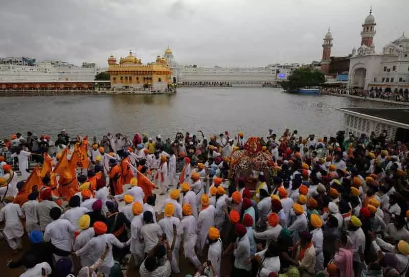 किसी को भी गुरुद्वारों में जाने से नहीं रोका जा सकता: Akal Takht Jathedar किसी को भी गुरुद्वारों में जाने से नहीं रोका जा सकता: Akal Takht Jathedar