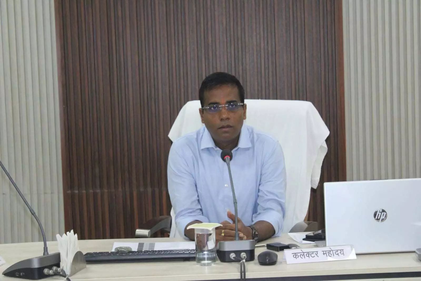 कलेक्टर डॉ. कन्नौजे ने हिट एंड रन दुर्घटना के मृतकों के वारिस के लिए 4 लाख स्वीकृत किया कलेक्टर डॉ. कन्नौजे ने हिट एंड रन दुर्घटना के मृतकों के वारिस के लिए 4 लाख स्वीकृत किया