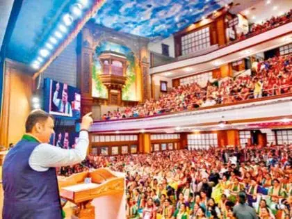 Fadnavis: 3,000 महिला सहकारी समितियों को सरकारी ठेके मिलेंगे Fadnavis: 3,000 महिला सहकारी समितियों को सरकारी ठेके मिलेंगे