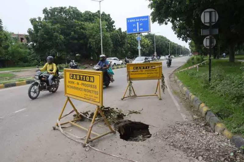 Chandigarh MC रखरखाव के लिए वी3 सड़कों को प्रशासन को हस्तांतरित करने की तैयारी में Chandigarh MC रखरखाव के लिए वी3 सड़कों को प्रशासन को हस्तांतरित करने की तैयारी में