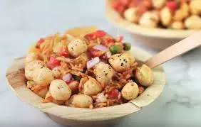 Makhana भेल पूरी: मेहमानों के लिए हेल्दी स्नैक, तैयार करें 5 आसान स्टेप्स में Makhana भेल पूरी: मेहमानों के लिए हेल्दी स्नैक, तैयार करें 5 आसान स्टेप्स में