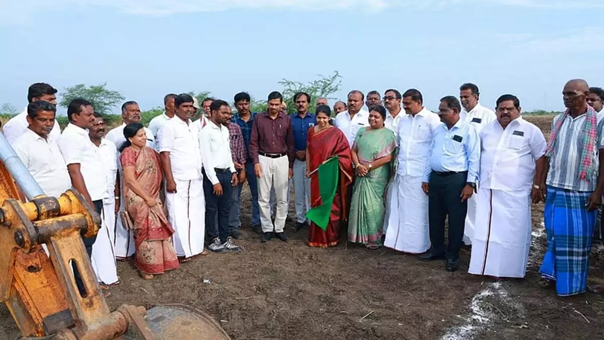 Thoothukudi में कॉर्पोरेट सामाजिक उत्तरदायित्व निधि से 1,000 कृषि तालाब बनाए जाएँगे Thoothukudi में कॉर्पोरेट सामाजिक उत्तरदायित्व निधि से 1,000 कृषि तालाब बनाए जाएँगे