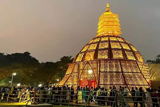 3.5 करोड़ टका बकाया होने पर डेकोरेटर्स ने पंडाल न लगाने की धमकी दी 3.5 करोड़ टका बकाया होने पर डेकोरेटर्स ने पंडाल न लगाने की धमकी दी
