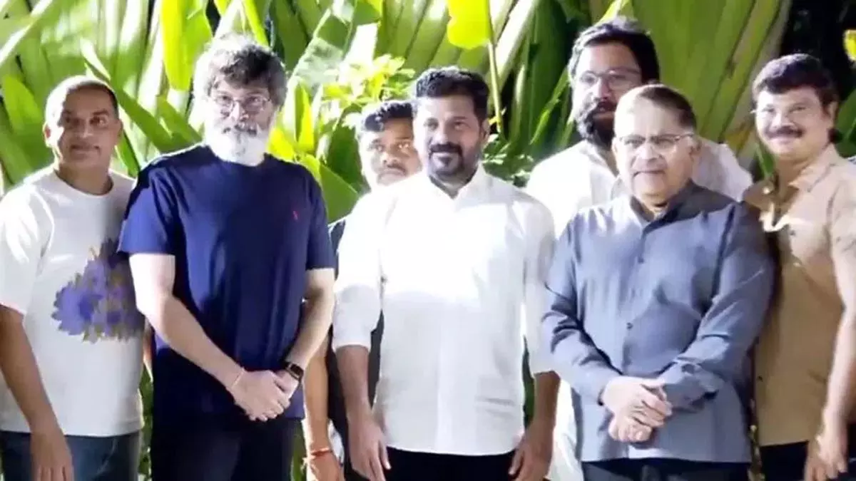 मुख्यमंत्री रेवंत रेड्डी ने तेलुगु फिल्म उद्योग को सरकार का समर्थन देने का आश्वासन दिया मुख्यमंत्री रेवंत रेड्डी ने तेलुगु फिल्म उद्योग को सरकार का समर्थन देने का आश्वासन दिया