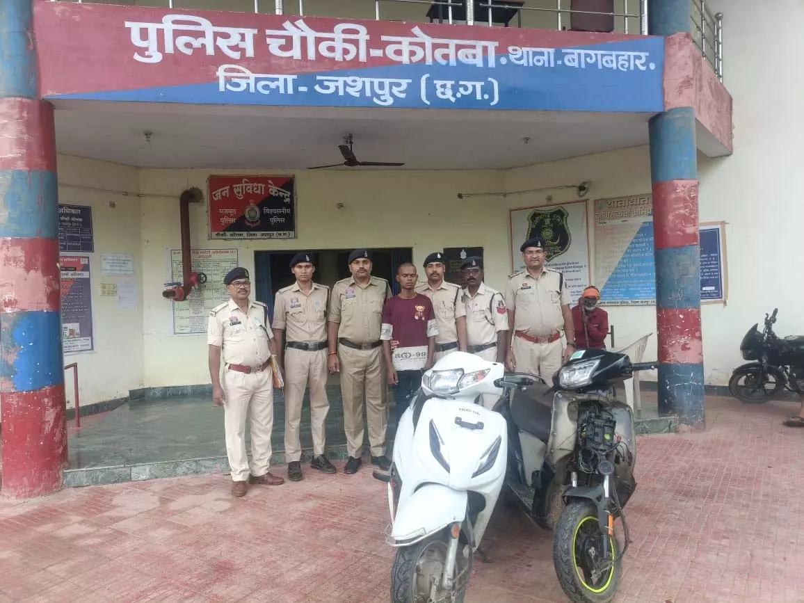 शराब दुकान में चोरी का प्रयास करने वाले दो आरोपी गिरफ्तार शराब दुकान में चोरी का प्रयास करने वाले दो आरोपी गिरफ्तार