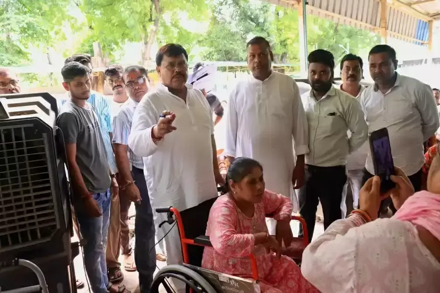 Gwalior: ऊर्जा मंत्री तोमर ने जनता की समस्याओं का किया समाधान Gwalior: ऊर्जा मंत्री तोमर ने जनता की समस्याओं का किया समाधान