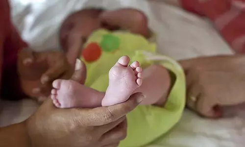 Tamil Nadu : 9 दिन की बच्ची 1.20 लाख रुपये में बिकी Tamil Nadu : 9 दिन की बच्ची 1.20 लाख रुपये में बिकी