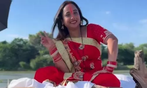 चिलचिलाती गर्मी में भी रानी चटर्जी ने मस्तीभरे अंदाज में की शूटिंग, पोस्ट किया बीटीएस वीडियो
