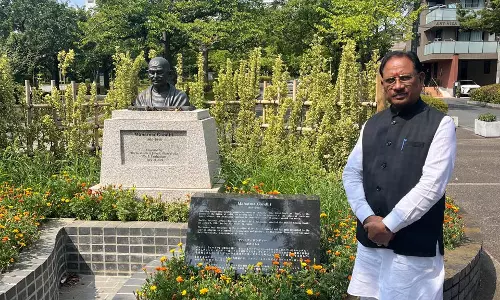 CM साय ने टोक्यो के लिटिल इंडिया पहुंचकर महात्मा गांधी को किया नमन