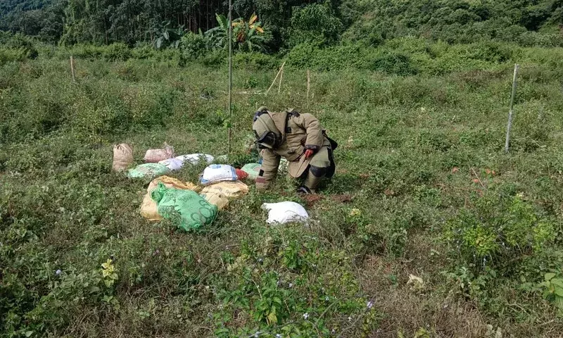 Manipur: असम राइफल्स और पुलिस ने काकचिंग में बम का पता लगाया और उसे निष्क्रिय किया