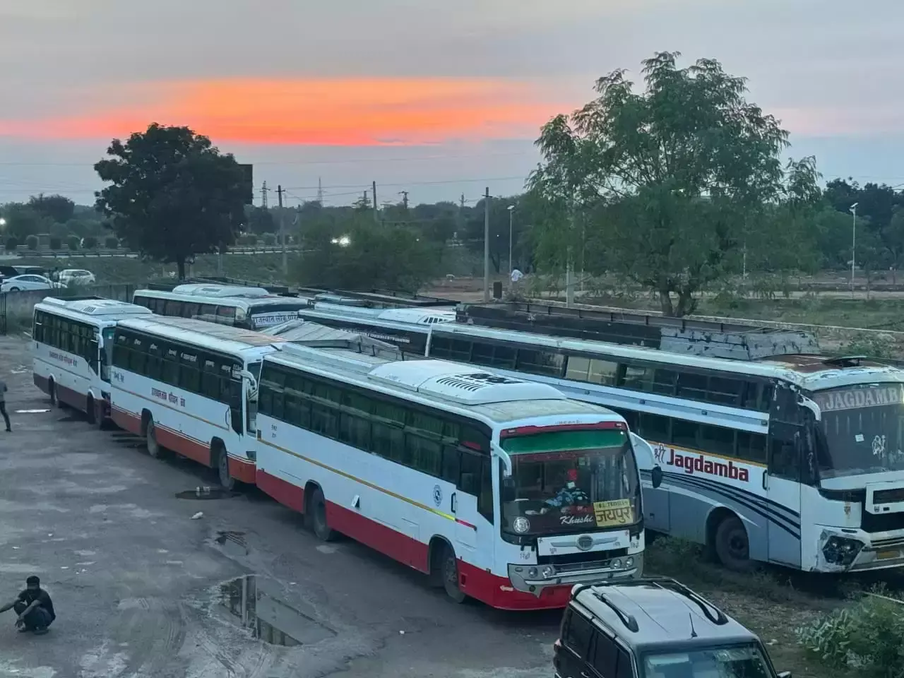 Jaipur: प्रवर्तन अभियान में 26 बसें जब्त और 10 लाख जुर्माना वसूल
